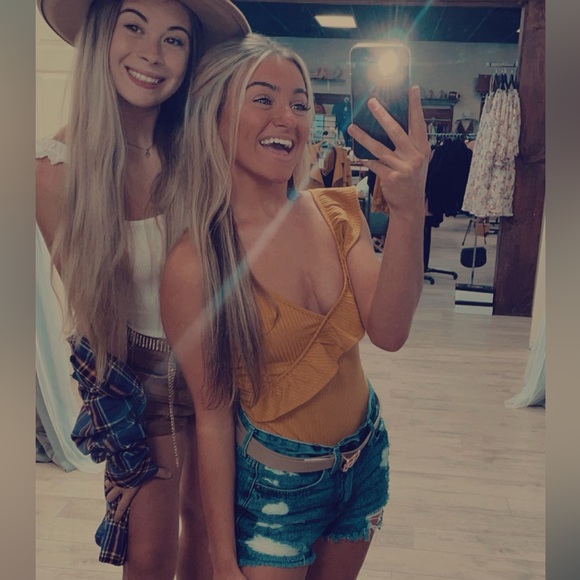 LeLis bodysuit - Picture 2 of 2